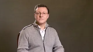 Дмитрий Азаров записал для женщин видеопоздравление