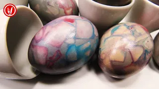 Egg Dyeing: Red Cabbage and Edible Dyes
