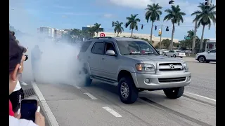 Driver Does HUGE Burnout In Front Of Police !