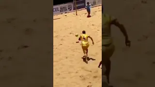 GOL INSANO NO BEACH SOCCER