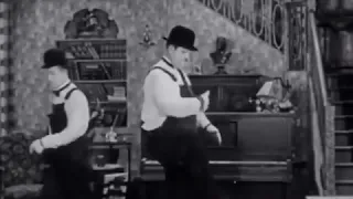 Laurel and Hardy - The Piano - The Music Box (1932)
