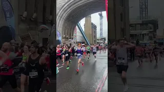 Sub 3 hour Marathoners @ Tower Bridge - London Marathon 2023