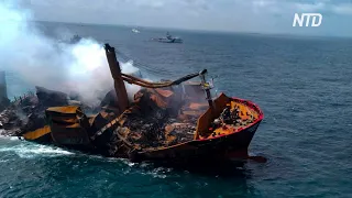 У берегов Шри-Ланки затонуло судно с химикатами, горевшее почти две недели