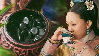 Ruyi put down the chess piece, picked up the teacup, and let bitch never see her children again!