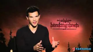 Breaking Dawn P1 Press Junket - Robert, Taylor and Cast on Fandango Interview