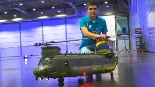 HUGE RC SCALE MODEL HELICOPTER BOEING-VERTOL CH-47 CHINOOK!! * INDOOR DEMO FLIGHT