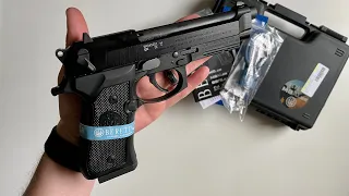 Unboxing - Beretta M9A1-22