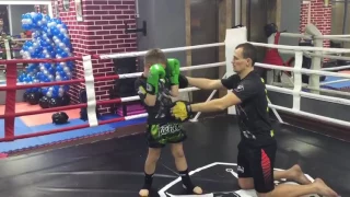 Саша Леонов тайский бокс с Дмитрием Валентом Varaxa team