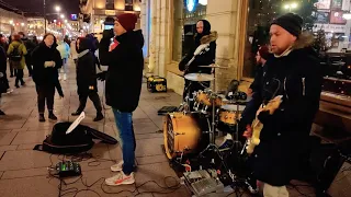 Сплин - "Выхода нет", кавер группа "Айдахо" выступает на Невском проспекте в Санкт-Петербурге...