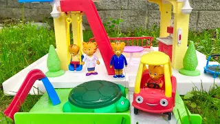 Daniel Tiger Toys LEARNING OPPOSITES Little Tikes Dollhouse Playset