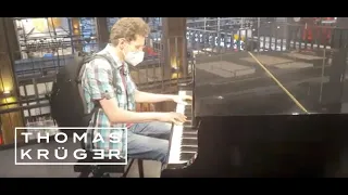 Piano Medley at REWE Supermarket in Hamburg – Thomas Krüger