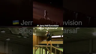 @JERRY_HEIL  rehearsing Teresa & Maria at home vs the final staging at Eurovision 2024 🇺🇦