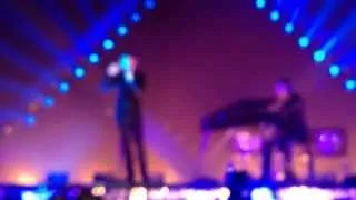 Hurts Live @ Vredenburg 21-11-2013  Illuminated