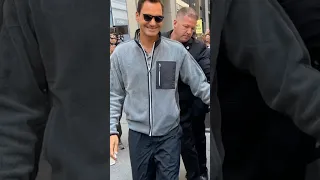 Roger Federer Hops in his Maybach Greeted like a Rockstar! #rogerfederer #tennis #legend #trending