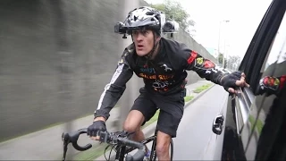 Bikers Dash Across Mexico City in Illegal Alleycat Races