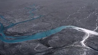 Миллиарды тонн ледника Гренландии исчезли за 24 часа видео