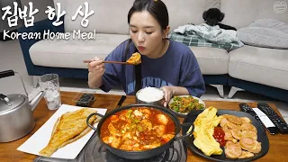 Real Mukbang:) Boil in one pan Sundubu-Jjigae! & Grilled flounder (ft. pink sausage)