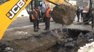 Телеканал ВІТА новини 2017-02-14 Потоп на Хмельницькому шосе . Завдала клопоту стара труба