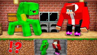 JJ and Mikey Hide From Scary Zombie and Creeper MUTANTS in Minecraft Challenge - Maizen