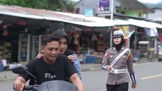 Jangan Lupa Pakai Helm, Himbauan Tertib Berlalu Lintas Ditlantas Polda Sulbar  @ditlantassulbar