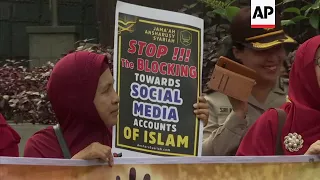 Hardline Muslim group protests against Facebook in Jakarta