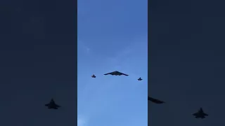 Stealth Bomber with F-35 Raptor escort Rose Parade Pasadena Ca. 2018 HD