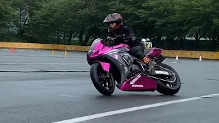 雨でもジムカーナは怖くないCBR1000RR(SC59)