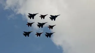 Пролет военных самолетов над Москвой