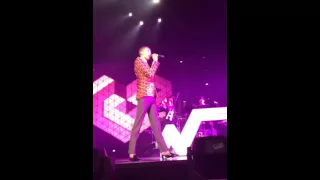 Tous les mêmes -Stromae at Madison Square Garden