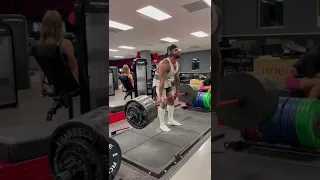 735 DEADLIFT PR (didn’t lock out)