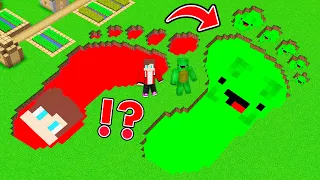 JJ AND MIKEY FOUND BIGGEST JJ AND MIKEY FOOTPRINTS in Minecraft ? GIANT MIKEY AND JJ FOOTPRINTS!