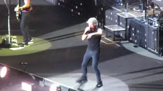 "Runaway" Bon Jovi. Madrid 7-7-2019 (This house is not for sale TOUR)