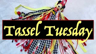 Tassel Tuesday 46 - Making a Minnie Mouse Tassel using Beebeecraft Beads #tasseltuesday