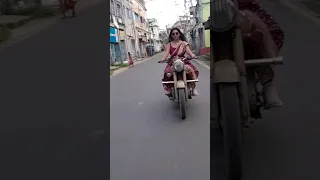 bullet girl wearing saree 🫨 OMG 😳 #viral #bullet #ladyrider #bikergirl #bike #trending #shorts