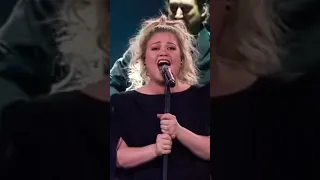 Kelly Clarkson taking us to CHURCH on “The Joke” by Brandi Carlile🔥 #shorts