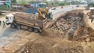 Floor​ Missing Under Of Foundation Road Was Clutter​ Rock Soils​ With Skills Dozer Heavy Truck Dump