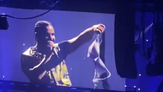 Drake Inspects Woman’s Bra On Stage