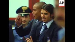 Italian team arrives home after Euro 2004 defeat