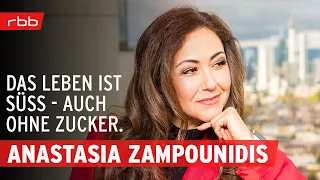 Anastasia Zampounidis - die Autorin und Moderatorin im Interview