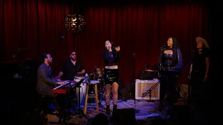 Vanessa Amorosi - Let's Stay Together (Live at The Hotel Cafe)