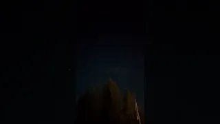 Strange line flying through the Quebec night sky. STARS, SATELLITES OR ALIENS?