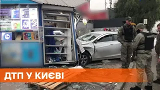 Смертельное ДТП в Киеве: на Окружной дороге авто вылетело на тротуар, есть погибшие