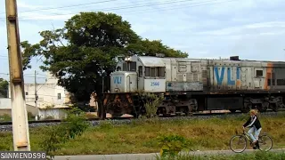 Trem da VL! com vagões tanque carregados no sertão mineiro