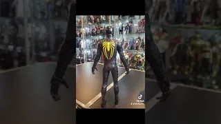 Hot Toys Spider-Man Anti-Ock Suit