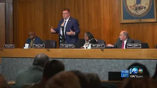 Portsmouth council passes 2nd Amendment resolution; Portsmouth councilman brings AR-15 to meeting