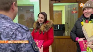 В Мурманске женщины-военнослужащие и сотрудницы Росгвардии принимали поздравления с 8 марта