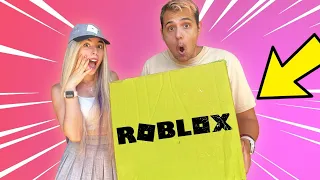 NO CREERÁS LO QUE HABÍA EN ESTA CAJA SORPRESA DE ROBLOX❓📦