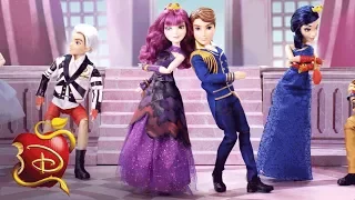 Disney Descendants 2 - 'Dance-Off!' Official Stop Motion Video