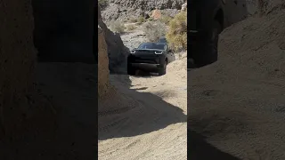 Off-road Berdoo Canyon Joshua Tree in a Discovery 5 Land Rover