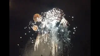 Салют на 9 Мая в Москве в парке Зарядье / [ 4k 60fps ] / Fireworks on May 9 in Moscow